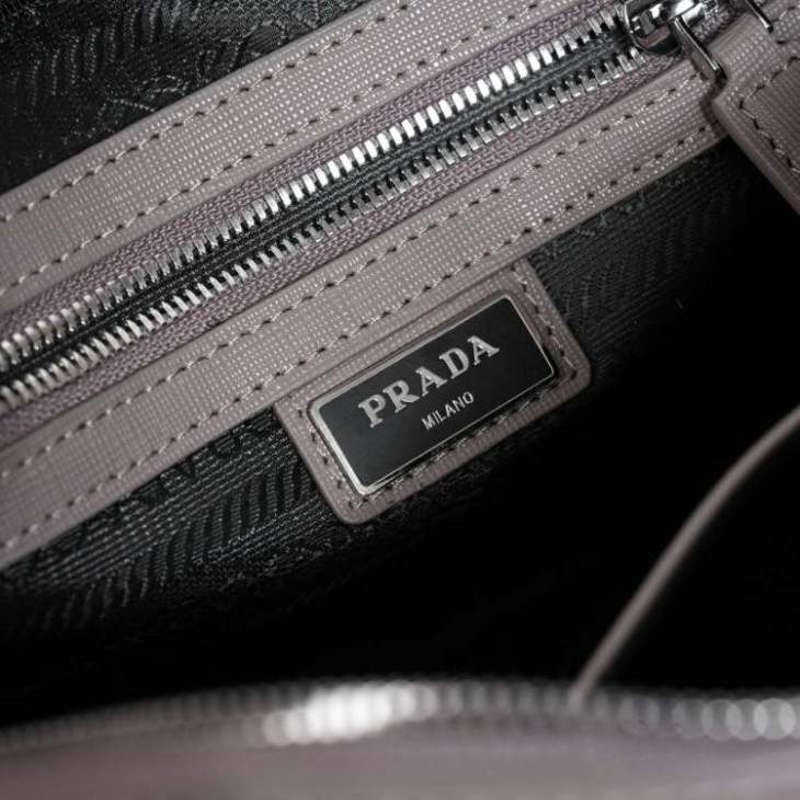 Picture of Prada Handbags _SKUfw209396951fw